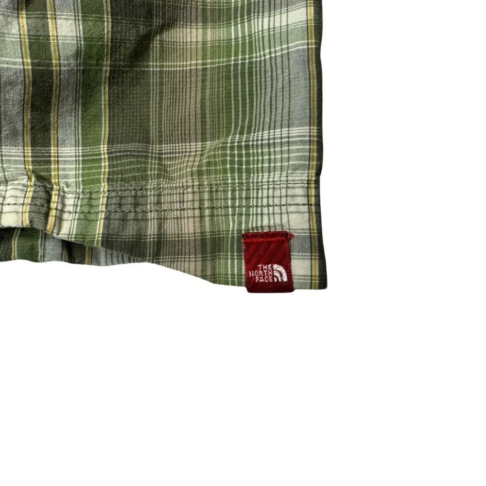 The North Face Shirt Mens Small Green Cotton Snap Buttons Plaid‎ Short Sleeve